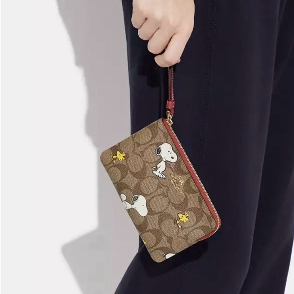 Coach Brown Wristlet with Snoopy and Woodstock - Picture 6 of 7